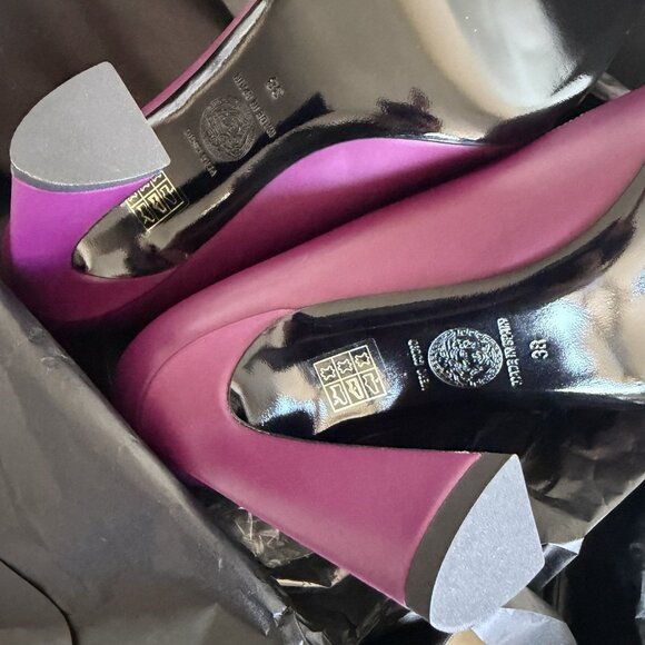 NEW VERSACE LEATHER PUMP HEELS PURPLE MEDUSA SZ 38 100% Authentic - Picture 5 of 8